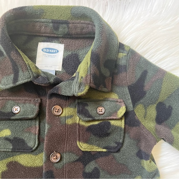 Camo print button up fleece sweater /Shacket - Picture 2 of 2